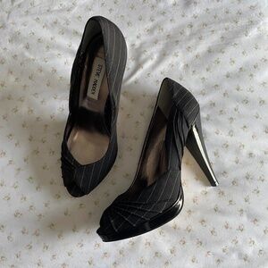 steve madden black peep toe pumps 🖤
